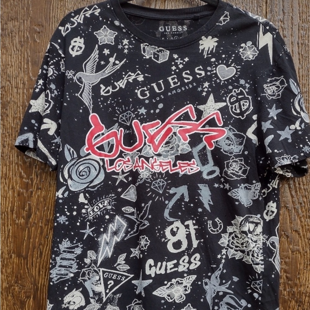 Guess All Over Graffiti Print T Shirt Mens L